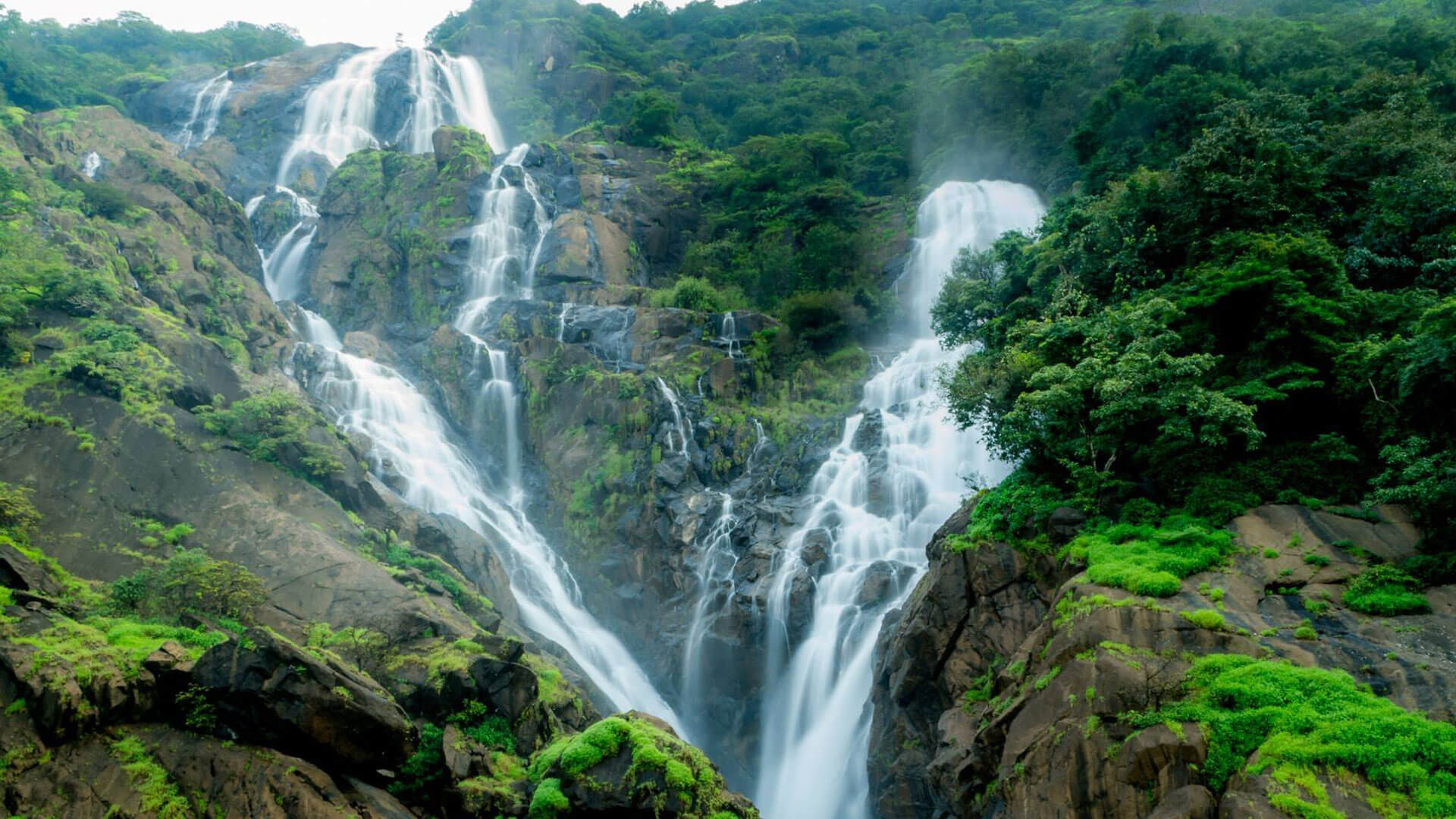 Водопад Дудхсагар